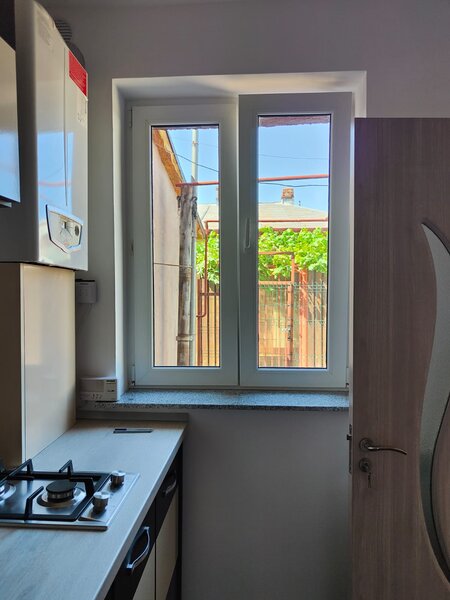 Basarab, Titulescu, 1 Mai