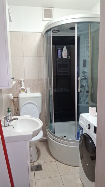 Basarab, Titulescu, 1 Mai